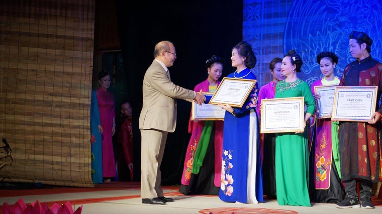 Văn hoá truyền thống Việt Nam toả sáng với bạn bè quốc tế ảnh 2