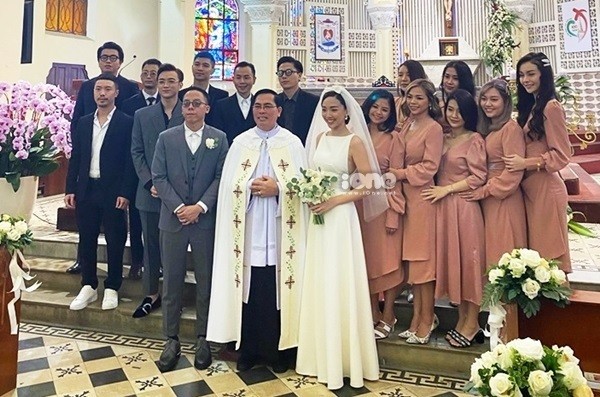 Tóc Tiên - Hoàng Touliver bí mật kết hôn ảnh 1