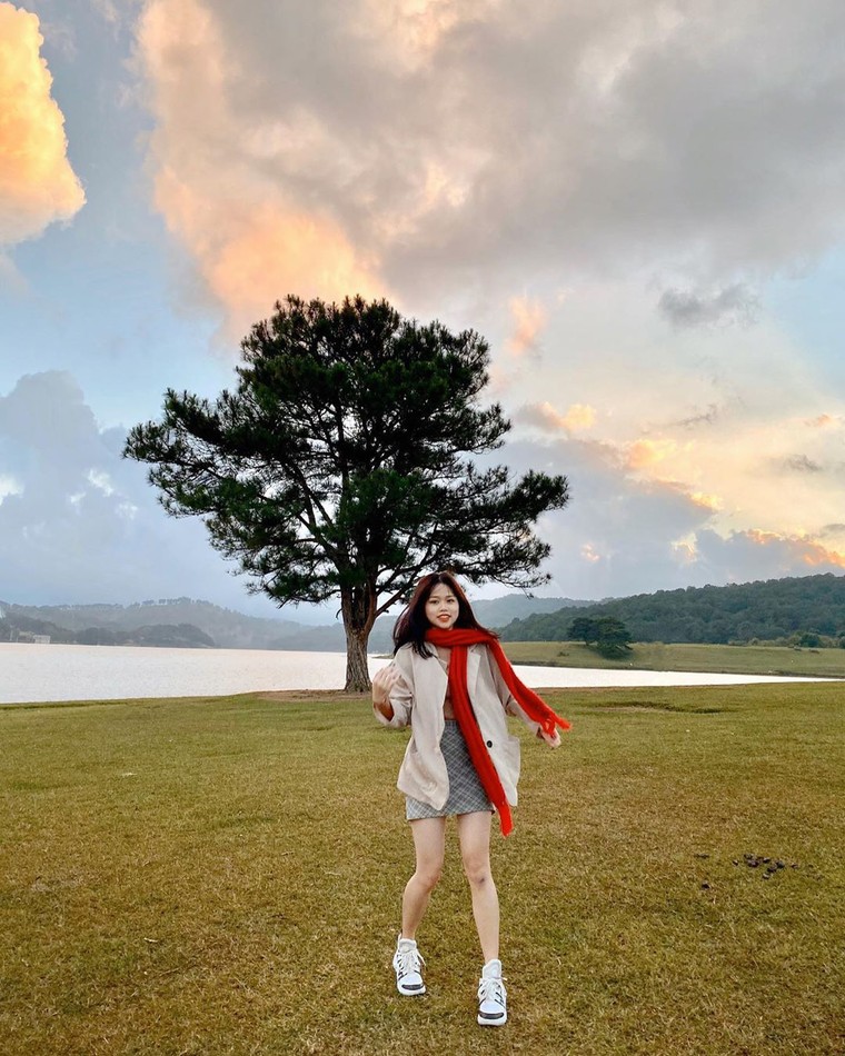 Huỳnh Anh - bạn gái mới công khai của cầu thủ Quang Hải là ai? ảnh 2