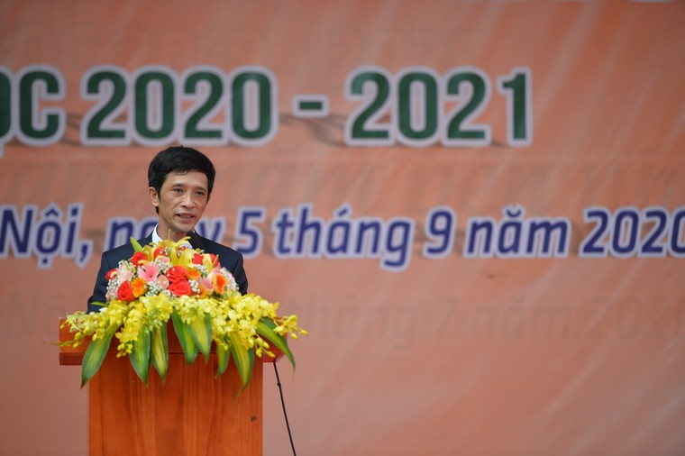 Khai giảng nhanh gọn giữa mùa COVID-19 ở ngôi trường THPT chất lượng cao tại Hà Nội ảnh 13