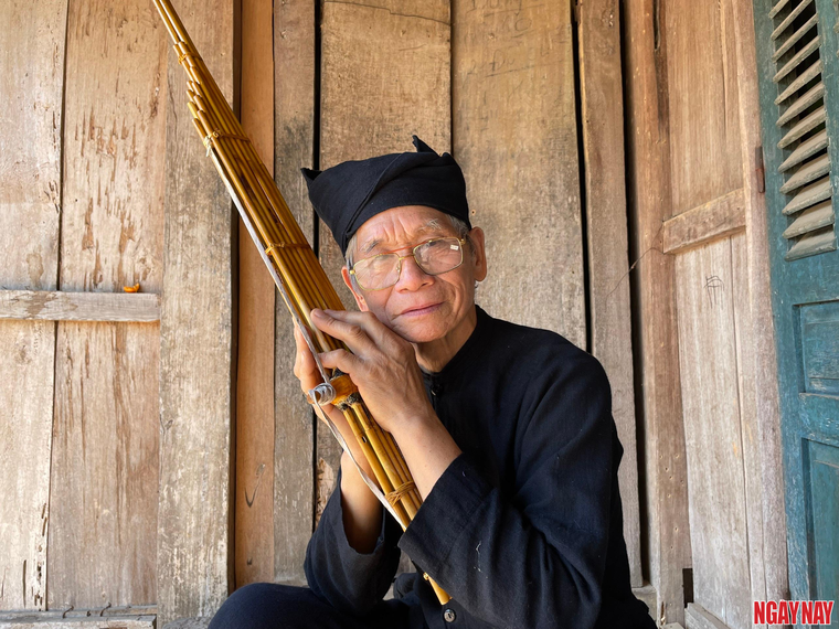 Nhật ký 99 ngày xuyên Việt: Ước mong ‘vực dậy’ văn hóa Thái của lão nông bản Ngùa ảnh 2
