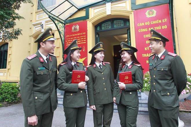 Trung tướng Nguyễn Hải Trung - Giám đốc CATP Hà Nội: Phải tự hoàn thiện mình để làm việc tốt hơn ảnh 4