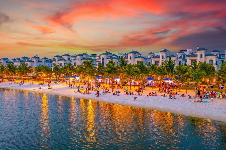 Nhịp sống sôi động tại 'đại đô thị biển' Vinhomes phía Đông Hà Nội ảnh 2