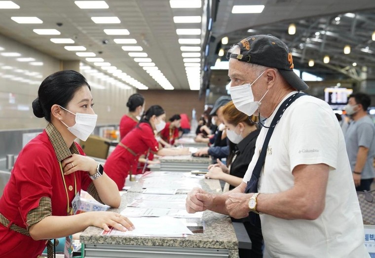 Bay quốc tế không lo về giá với khuyến mãi thứ 2 hàng tuần, Vietjet thôi! ảnh 1
