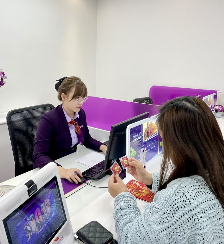 Không khí rộn ràng mua vàng ngày Thần Tài tại các điểm giao dịch TPBank ảnh 7