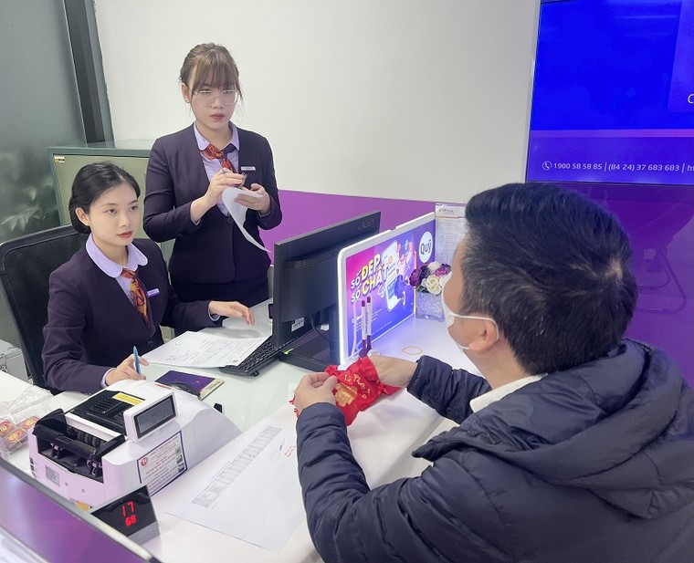 Không khí rộn ràng mua vàng ngày Thần Tài tại các điểm giao dịch TPBank ảnh 8