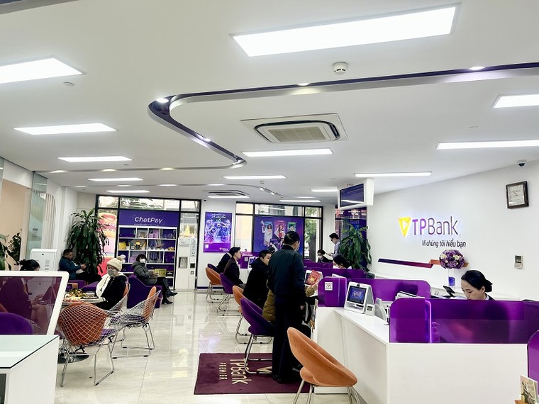 Không khí rộn ràng mua vàng ngày Thần Tài tại các điểm giao dịch TPBank ảnh 2