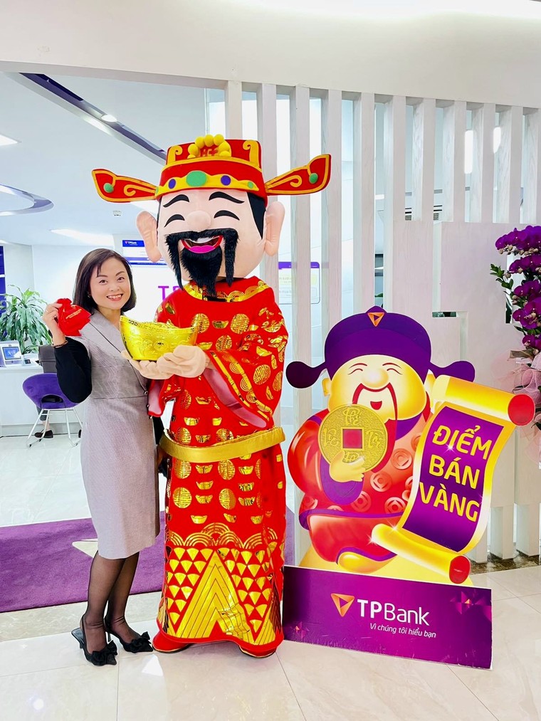 Không khí rộn ràng mua vàng ngày Thần Tài tại các điểm giao dịch TPBank ảnh 6