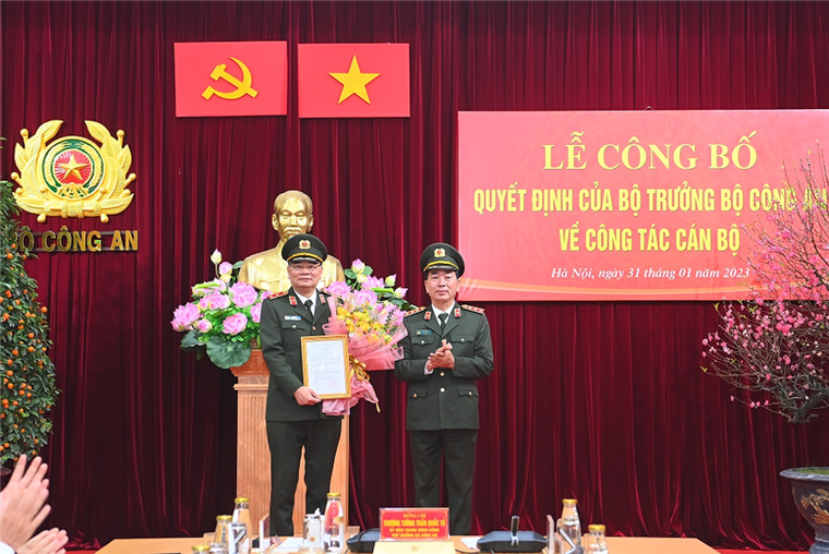 Công bố Quyết định nhân sự Chánh Văn phòng Bộ Công an ảnh 1