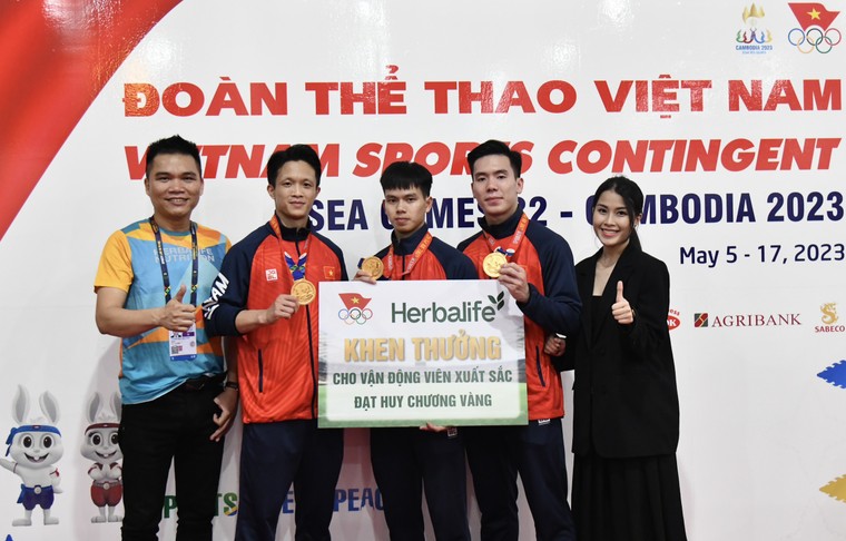 Herbalife Việt Nam thưởng nóng cho các vận động viên đạt Huy chương Vàng đầu tiên tại SEA Games 32 ảnh 1