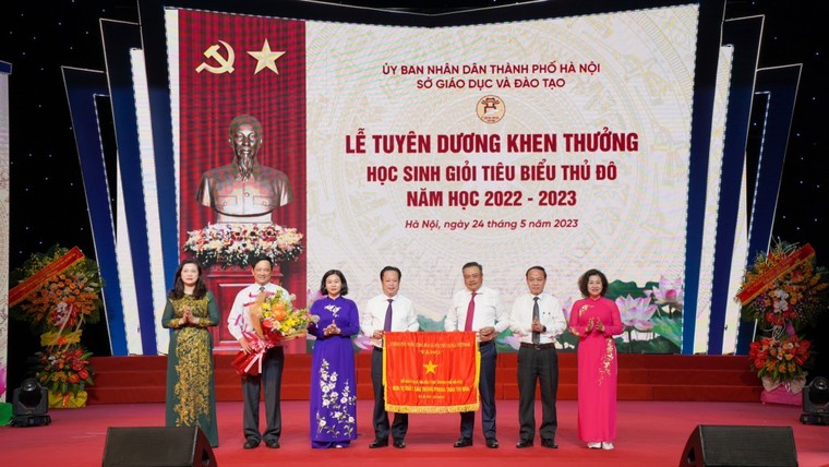 Học sinh Thủ đô dẫn đầu cả nước trong các kỳ thi học sinh giỏi quốc gia, quốc tế ảnh 2