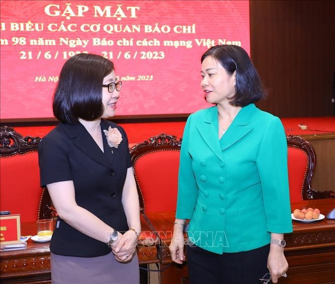 Lãnh đạo Hà Nội gặp mặt đại diện các cơ quan báo chí ảnh 5