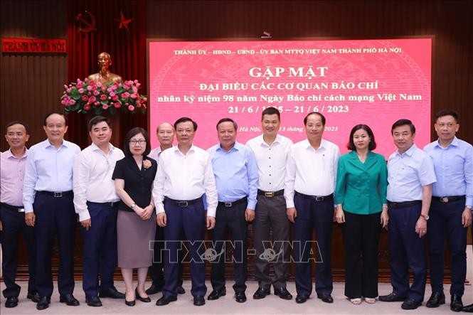 Lãnh đạo Hà Nội gặp mặt đại diện các cơ quan báo chí ảnh 6