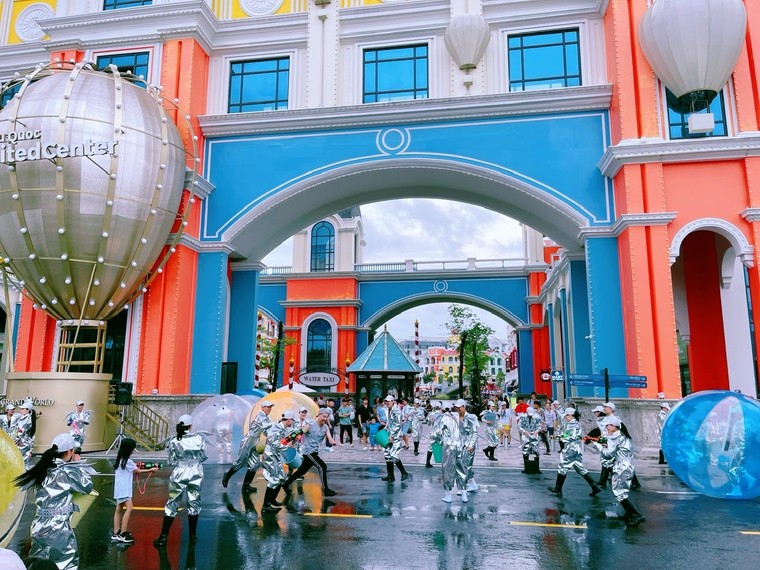 Kỳ nghỉ hè xuyên ngày đêm chỉ từ 1.184.000đ/phòng/đêm tại Phú Quốc United Center ảnh 4