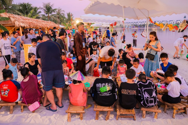 Khám phá “Quận trung tâm” sầm uất tại “Phố Đông” Hà Nội ảnh 1