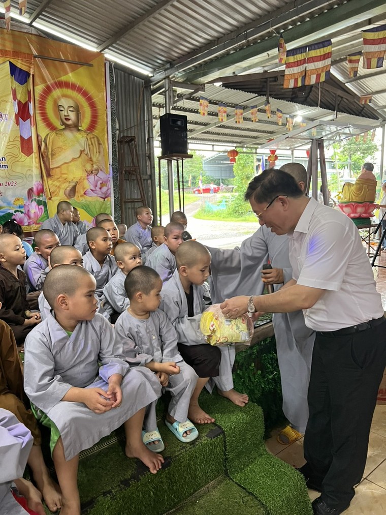 Xây dựng tổ chức vững mạnh bằng những chuyến đi thiện nguyện ảnh 8