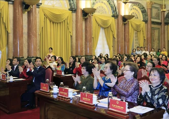 Chủ tịch nước gặp mặt Đoàn đại biểu Hiệp hội Doanh nhân nữ Việt Nam ảnh 4