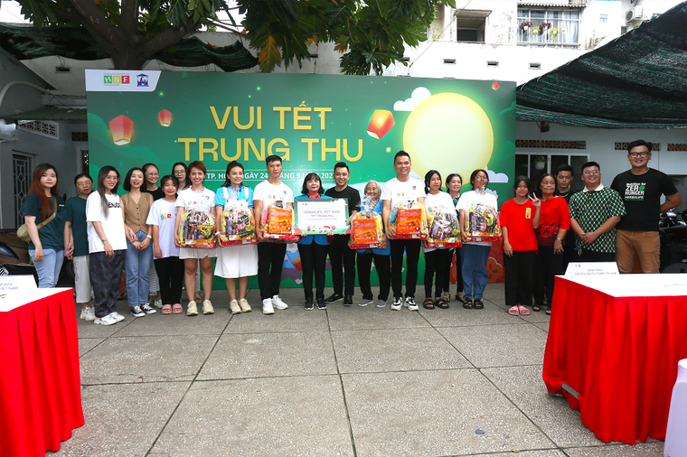 Herbalife Việt Nam vui Tết Trung thu cùng các em nhỏ tại 7 trung Tâm Casa Herbalife ảnh 1