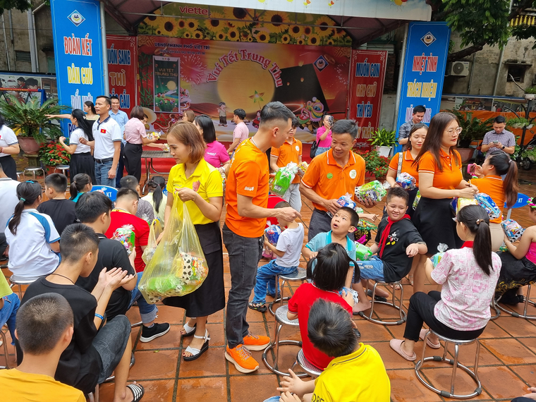 Herbalife Việt Nam vui Tết Trung thu cùng các em nhỏ tại 7 trung Tâm Casa Herbalife ảnh 8