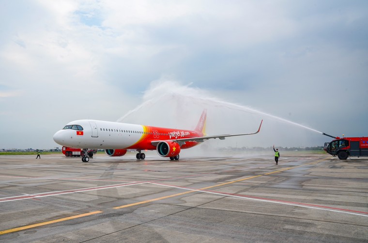 Liên tục nhận tàu bay mới, Vietjet đón tàu bay thứ 101 ảnh 1