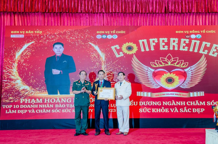 Biểu dương các tổ chức, cá nhân điển hình trong ngành làm đẹp Việt Nam ảnh 7