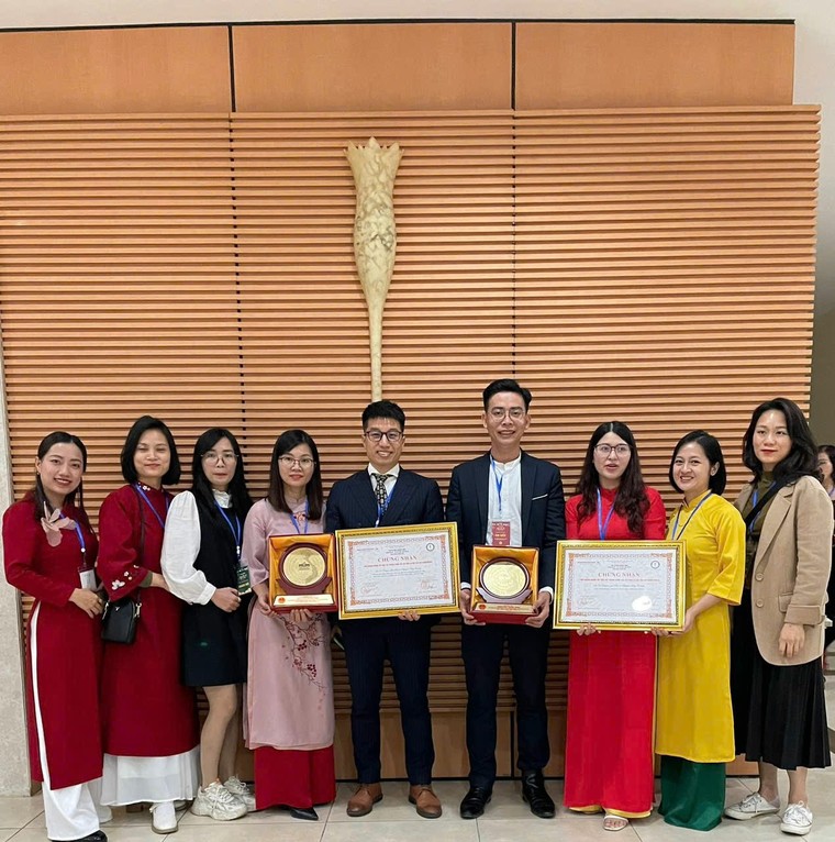 Mang mùa Xuân đến người dân nghèo giáp biên giới ảnh 7