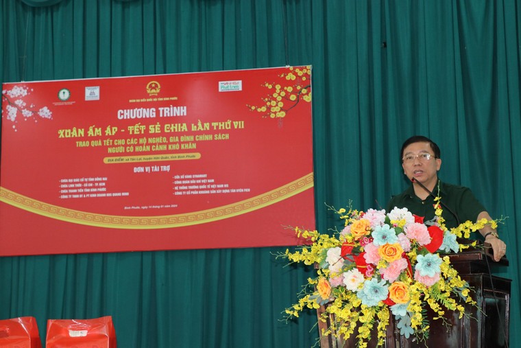 Mang mùa Xuân đến người dân nghèo giáp biên giới ảnh 14