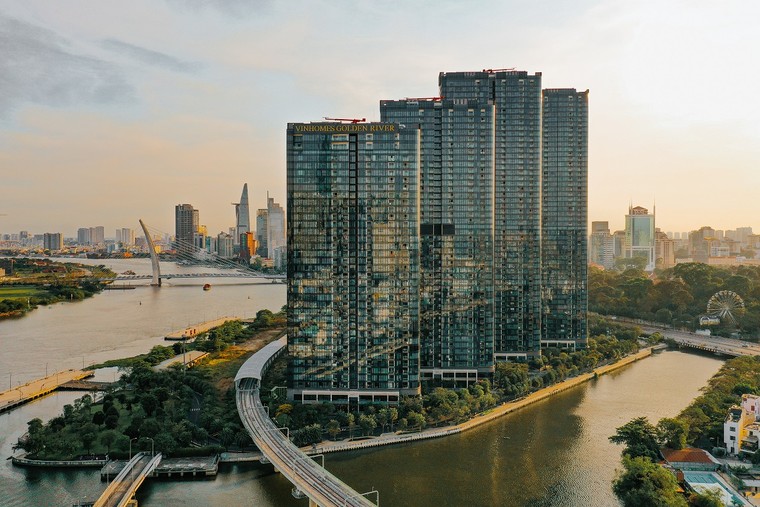 Quỹ căn đa năng tại Vinhomes Golden River hấp dẫn giới đầu tư sành sỏi ảnh 1