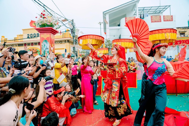 Yêu quê hương trong từng nghi thức tế lễ, rước kiệu ảnh 15
