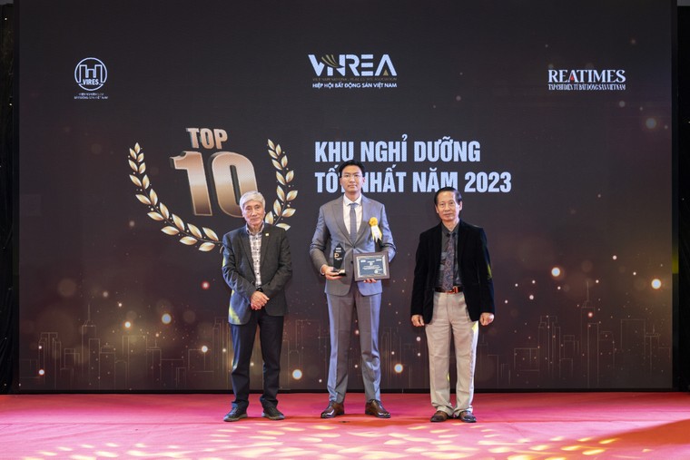 Tập đoàn Flamingo nhận 2 giải tại Lễ Vinh danh thương hiệu Bất động sản dẫn đầu 2023 – 2024 ảnh 2