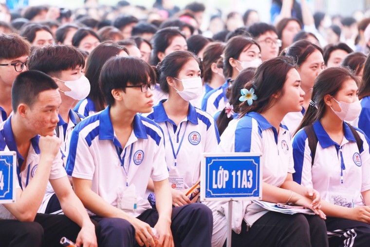 Kho kiến thức hữu ích chào mùa thi dành cho học sinh yêu khối ngành Luật - Kinh tế ảnh 3