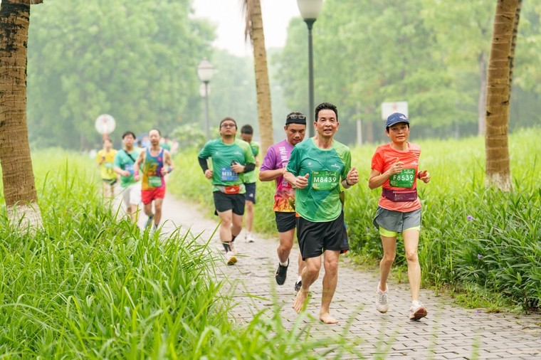 Dàn elite và gần 4000 vận động viên đổ bộ Ecopark Marathon 2024 ảnh 9