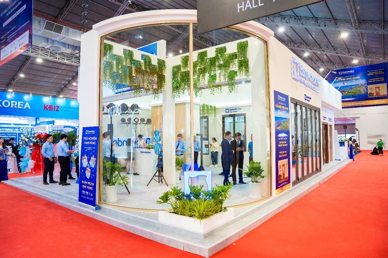 Mãn nhãn các sản phẩm cửa thông minh tại Eurowindow Vietbuild HCM 2024 ảnh 3