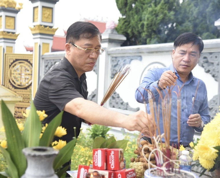 Chăm lo hơn nữa đời sống cho các gia đình thương binh, liệt sĩ, người có công với cách mạng ảnh 1