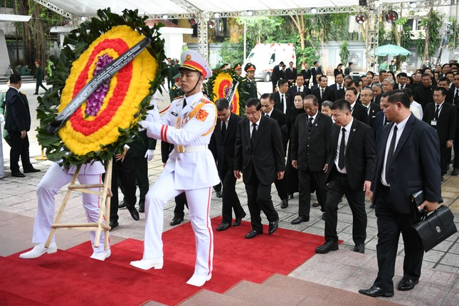 TRỰC TIẾP: Lễ truy điệu và an táng Tổng Bí thư Nguyễn Phú Trọng ảnh 27