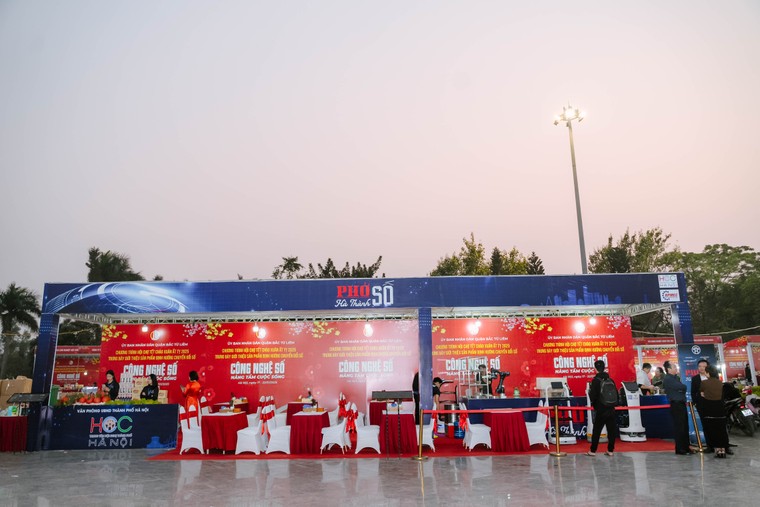 Khai mạc Hội chợ Tết chào Xuân Ất Tỵ năm 2025 tại quận Bắc Từ Liêm ảnh 4