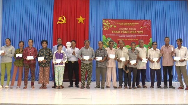 Công ty Cổ phần TNH99 Việt Nam - Trao gửi những món quà Tết ấm áp ảnh 2