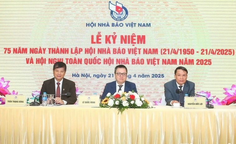 Tôn vinh truyền thống vẻ vang của Hội Nhà báo Việt Nam trong 75 năm xây dựng và phát triển ảnh 2