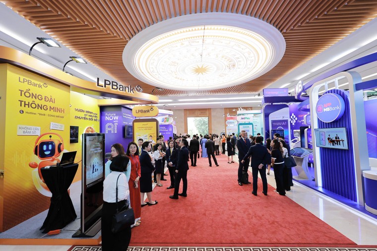 Ngân hàng Lộc Phát (LPBank) ghi dấu ấn với Tổng đài đa kênh thông minh tại sự kiện Chuyển đổi số ngành Ngân hàng 2025 ảnh 3