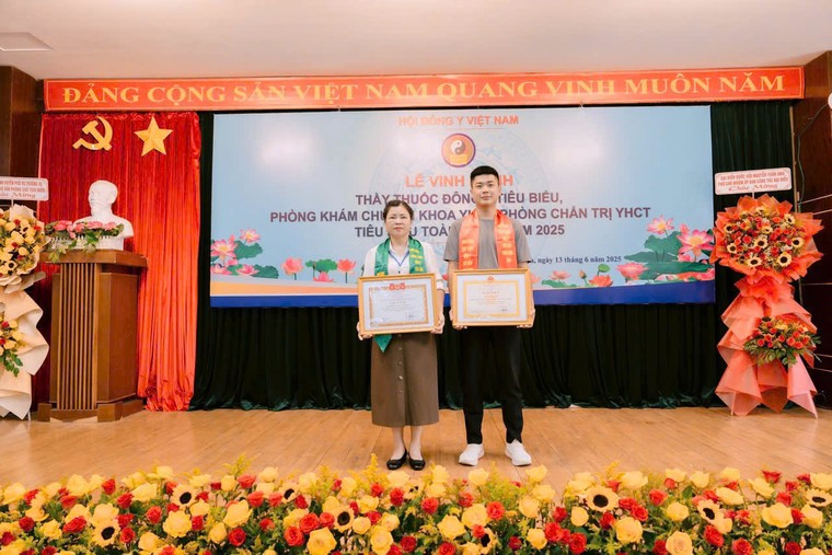 Nhà thuốc gia truyền Dư Ba: Gìn giữ bài thuốc quý chữa bệnh gan của người Sán Dìu ảnh 3