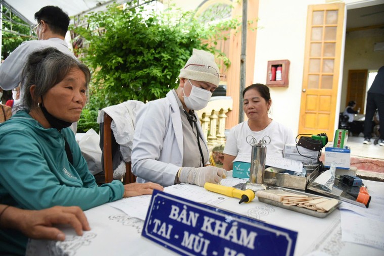 Trao tặng 500 suất quà cho thương, bệnh binh và gia đình chính sách nhân ngày Thương binh - Liệt sĩ ảnh 8