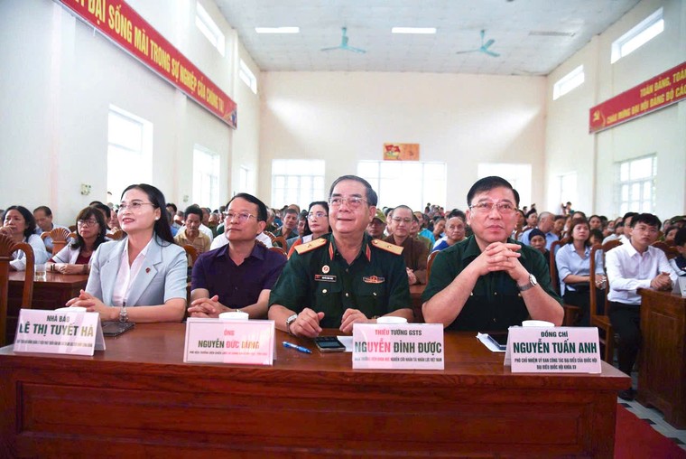 Trao tặng 500 suất quà cho thương, bệnh binh và gia đình chính sách nhân ngày Thương binh - Liệt sĩ ảnh 1