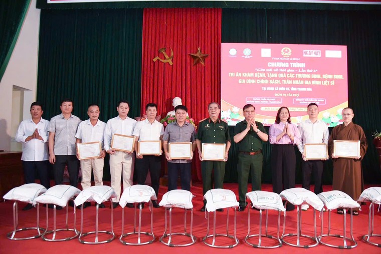 Trao tặng 500 suất quà cho thương, bệnh binh và gia đình chính sách nhân ngày Thương binh - Liệt sĩ ảnh 5