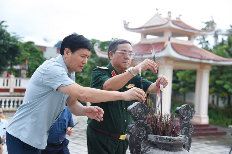 Trao tặng 500 suất quà cho thương, bệnh binh và gia đình chính sách nhân ngày Thương binh - Liệt sĩ ảnh 13