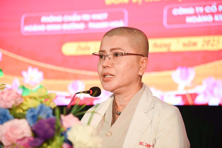 Trao tặng 500 suất quà cho thương, bệnh binh và gia đình chính sách nhân ngày Thương binh - Liệt sĩ ảnh 9