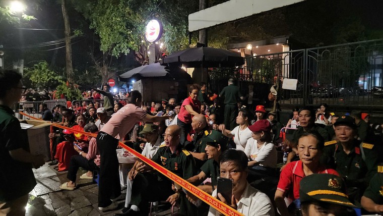 Hơn 1 triệu sản phẩm TH tiếp sức người dân và lực lượng diễu binh diễu hành ảnh 7