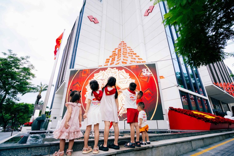 Techcombank và dấu ấn tại trái tim của Thủ đô trong mùa đại lễ ảnh 4