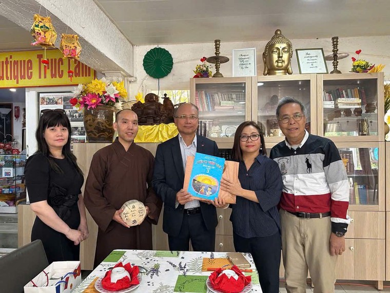 Dấu ấn Bác Hồ giữa lòng Marseille ảnh 3