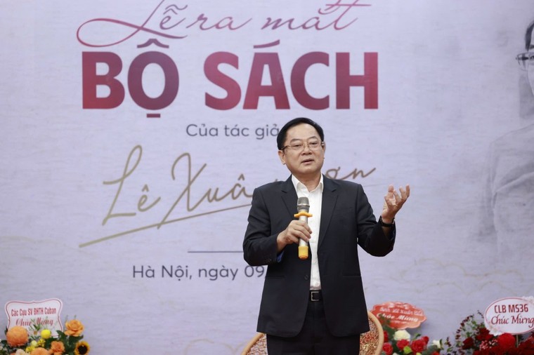 Lê Xuân Sơn - Lăng kính nhà báo thăng hoa cùng trái tim nghệ sĩ ảnh 2