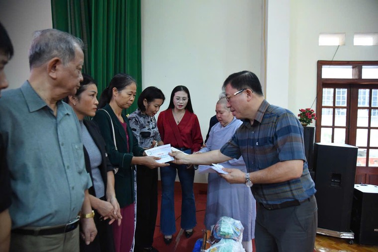 1.000 phần quà đến với người dân Thái Nguyên sau đợt thiên tai “chưa từng có trong tiền lệ” ảnh 6